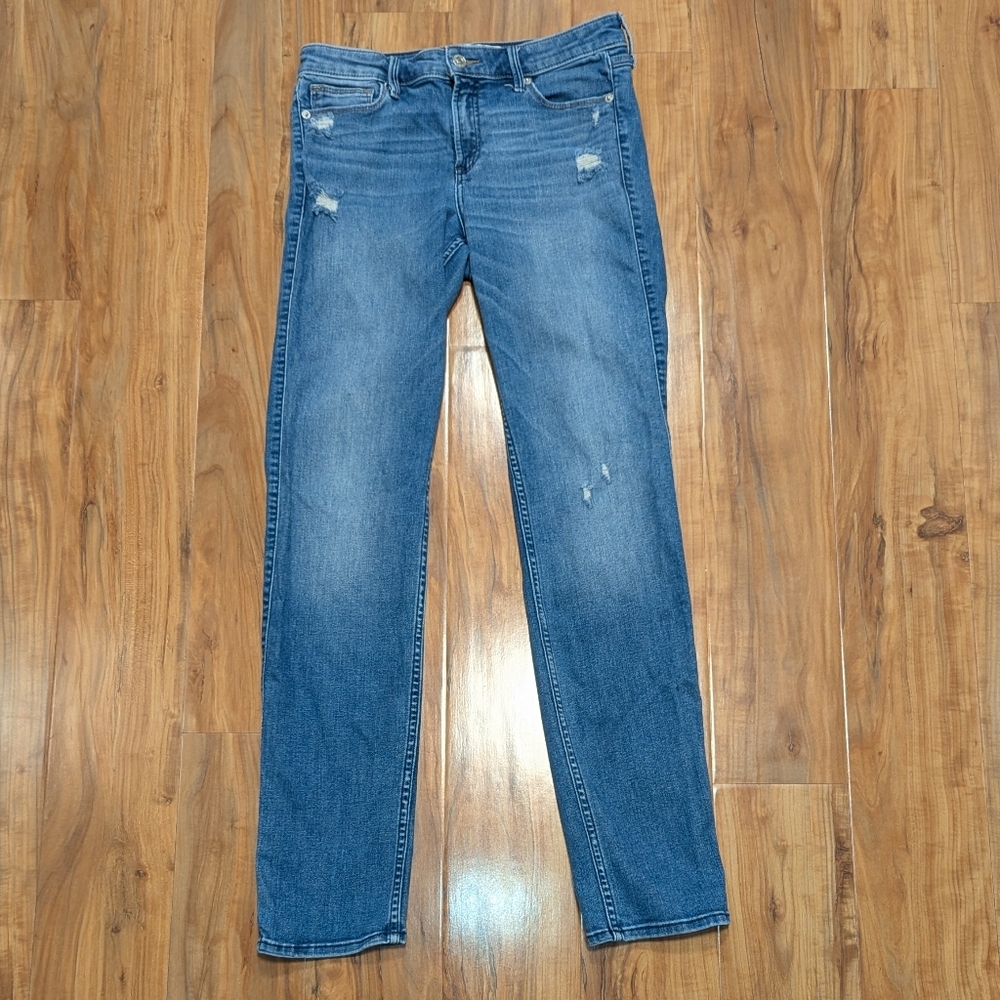 Abercrombie & Fitch Mid-Rise Straight Leg Jean Women's 8 Regular Medium Wash